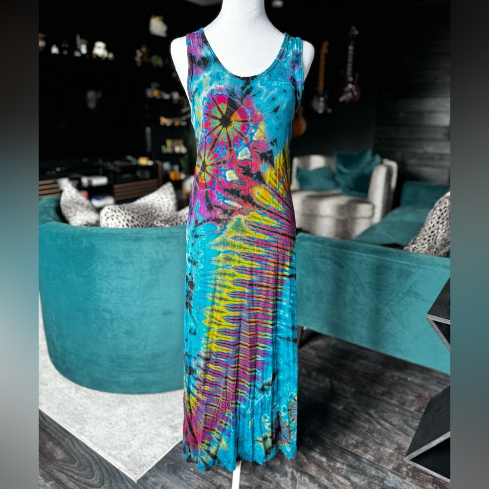 NWOT. Boho tie-dye maxi dress